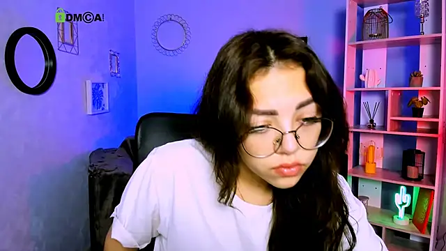 kiki swan online show from March 14, 2025, 6:53 am