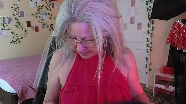 Wane Witch online show from April 17, 2026, 7:50 pm