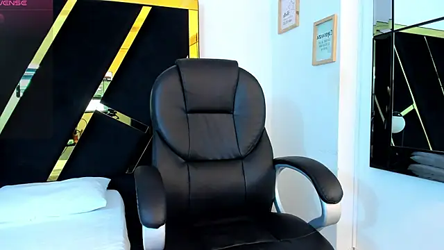 adalinarusell  online show from March 11, 2025, 3:45 pm