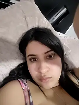 mialorents online show from November 30, 2025, 4:44 pm