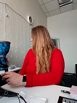 Juicy PeachLux online show from February 1, 2026, 6:45 am