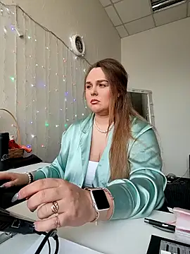 Juicy PeachLux online show from March 28, 2026, 6:46 am