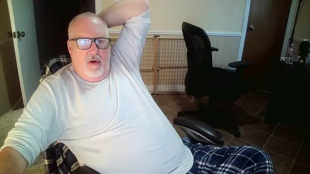 superbearboss online show from October 28, 2025, 2:20 pm