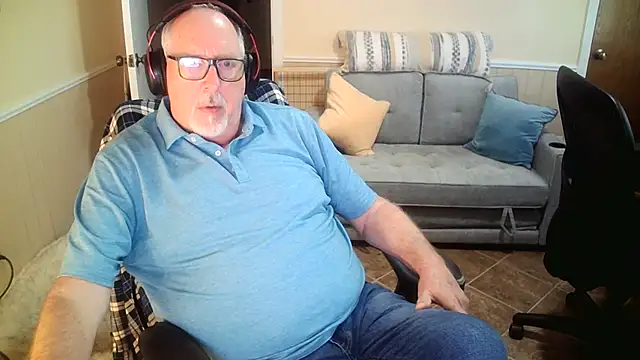 superbearboss online show from April 14, 2026, 6:25 pm