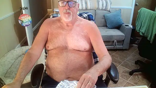 superbearboss online show from June 3, 2026, 4:23 pm