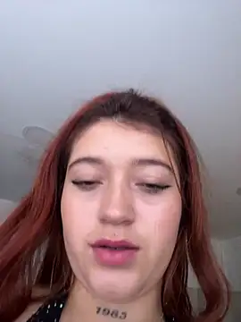 Karina Leon online show from May 13, 2026, 8:06 pm