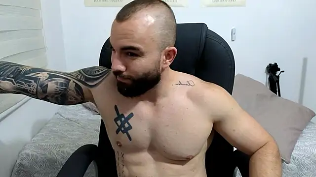 Isaac Carter online show from February 2, 2026, 11:25 pm