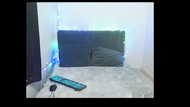 isabel-nashyeli online show from March 7, 2025, 8:56 am