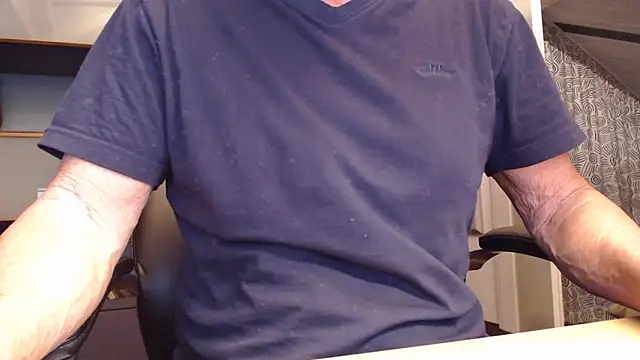 Snapshot of munichrubber chatting on December 6, 2024, 5:33 pm munichrubber online show from December 6, 2024, 5:33 pm