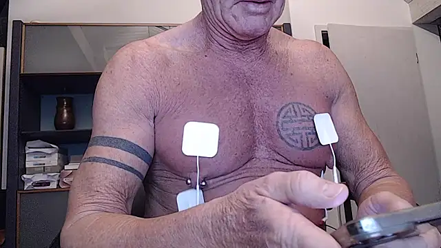 Snapshot of munichrubber chatting on December 29, 2024, 5:42 am munichrubber online show from December 29, 2024, 5:42 am