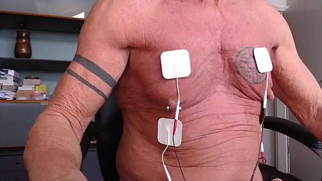 Snapshot of munichrubber chatting on December 4, 2025, 9:40 am munichrubber online show from December 4, 2025, 9:40 am