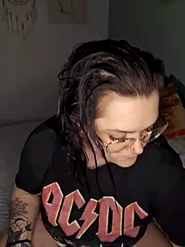 Saucy-Serenity online show from March 25, 2026, 8:26 pm