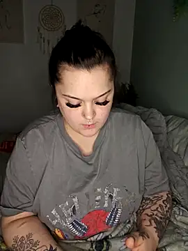 Saucy-Serenity online show from March 29, 2026, 2:33 am