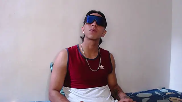 Monkey uchiha777 online show from March 28, 2026, 5:23 pm