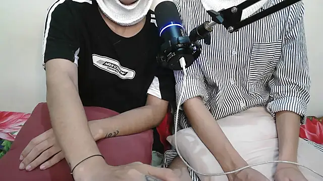 Snapshot of NaughtyThrouple007 chatting on September 14, 2025, 6:07 pm NaughtyThrouple007 online show from September 14, 2025, 6:07 pm