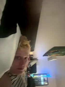 KITTYBOOBOOFUXX online show from December 21, 2025, 8:38 pm