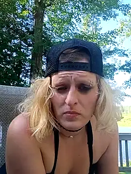 Snapshot of KITTYBOOBOOFUXX chatting on July 13, 2026, 9:39 pm KITTYBOOBOOFUXX online show from July 13, 2026, 9:39 pm