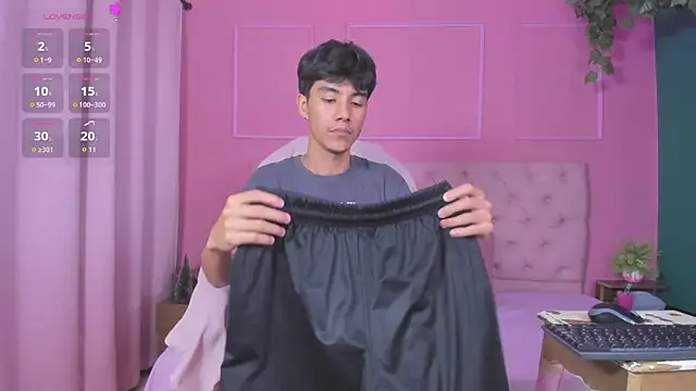 SHADY STONE online show from January 7, 2026, 6:05 am