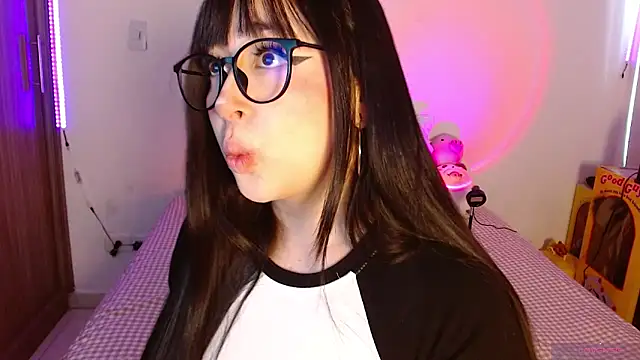 Oliviargf online show from April 5, 2026, 12:35 pm