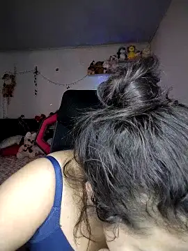 esmeralda jadees online show from February 4, 2026, 9:09 pm