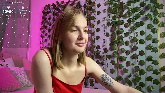 Snapshot of _Vikky_Moon_ chatting on September 10, 2025, 1:16 am Vikky Moon online show from September 10, 2025, 1:16 am