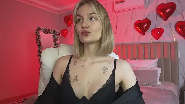  Vikky Moon  online show from March 7, 2026, 12:51 am