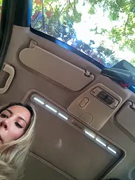 CarinaRose online show from November 21, 2025, 4:05 pm