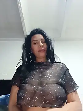 DaphneRosses online show from May 12, 2026, 1:41 pm