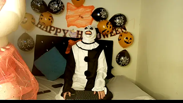 Kymberlyandlucas2 online show from October 9, 2025, 4:43 am