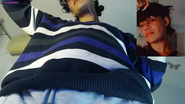 Snapshot of PainPrince69 chatting on October 10, 2025, 4:11 am PainPrince69 online show from October 10, 2025, 4:11 am