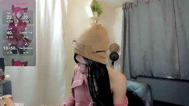 Snapshot of AteneaTaylor chatting on October 22, 2025, 2:12 am AteneaTaylor online show from October 22, 2025, 2:12 am