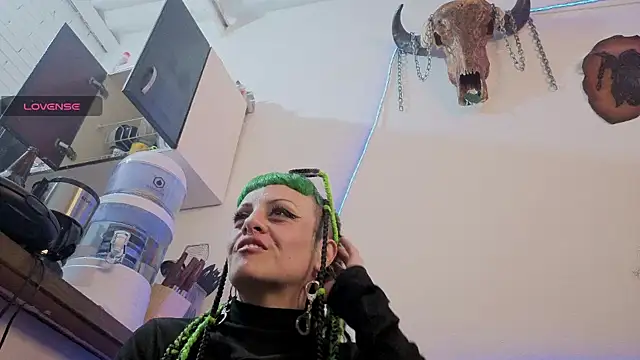 freyaa sorcerees online show from October 21, 2025, 3:18 am