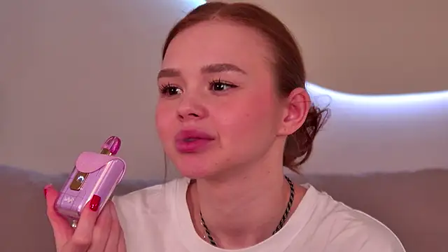 MiraBliss online show from March 8, 2026, 2:04 am