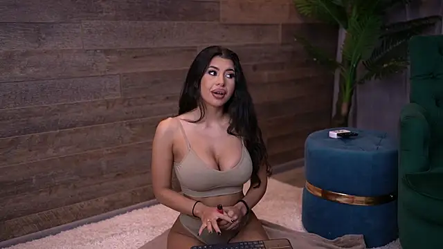 TanyaVonDe online show from December 3, 2025, 6:39 pm