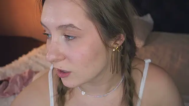 Snapshot of saint_trisha chatting on February 6, 2026, 4:39 am saint trisha online show from February 6, 2026, 4:39 am