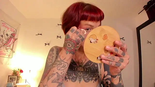 Alessamoth online show from April 26, 2026, 10:40 pm