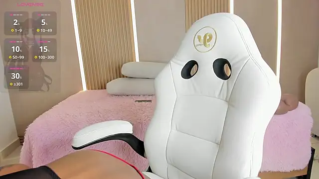 stephany summer online show from March 14, 2026, 7:52 pm