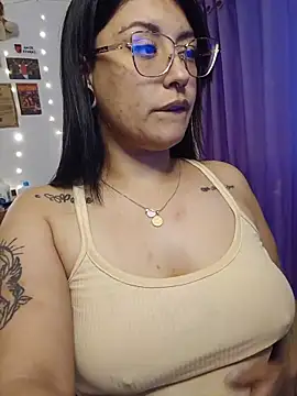DaniPoison online show from May 14, 2026, 7:42 pm