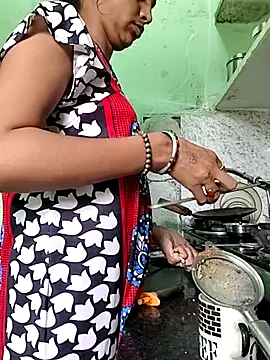 Hotty-Nidhi online show from September 11, 2025, 4:12 am