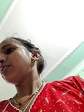 Snapshot of Hotty-Nidhi chatting on April 3, 2026, 5:05 am Hotty-Nidhi online show from April 3, 2026, 5:05 am