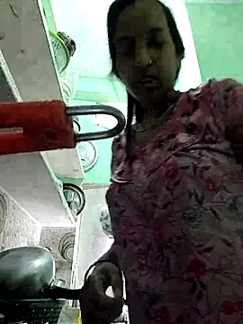 Snapshot of Hotty-Nidhi chatting on April 5, 2026, 3:36 am Hotty-Nidhi online show from April 5, 2026, 3:36 am