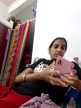 Snapshot of Hotty-Nidhi chatting on April 5, 2026, 4:59 pm Hotty-Nidhi online show from April 5, 2026, 4:59 pm