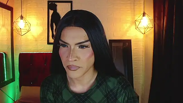 agatha rodriguez online show from November 10, 2025, 1:32 pm