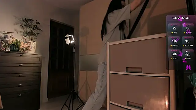 Viki Bellson online show from March 13, 2025, 3:28 pm