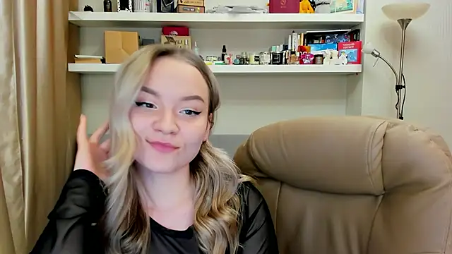 Kara Smith  online show from December 9, 2024, 12:01 am