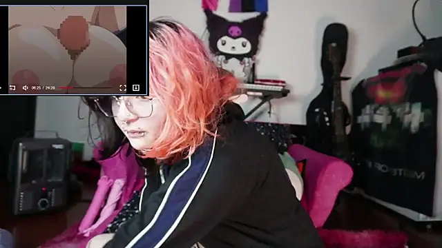 Snapshot of Devil_And_Princess chatting on October 8, 2025, 3:37 am Devil And Princess online show from October 8, 2025, 3:37 am