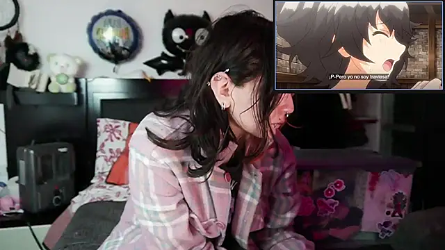 Snapshot of Devil_And_Princess chatting on October 29, 2025, 2:03 am Devil And Princess online show from October 29, 2025, 2:03 am