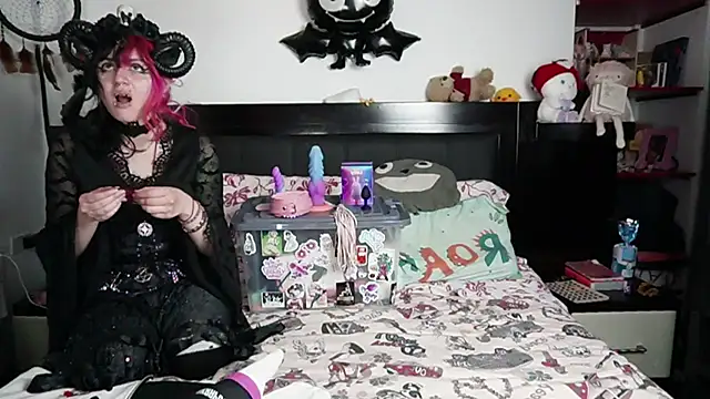 Snapshot of Devil_And_Princess chatting on February 8, 2026, 2:26 am Devil And Princess online show from February 8, 2026, 2:26 am