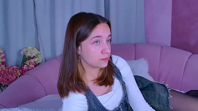 Gia Riccardo online show from September 9, 2025, 3:55 pm