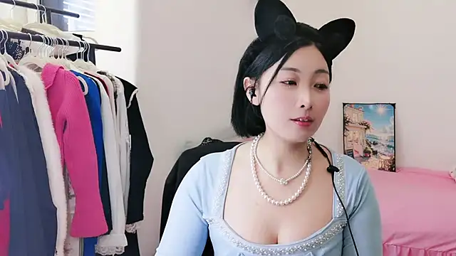 Rachel-6600 online show from May 9, 2026, 5:23 am